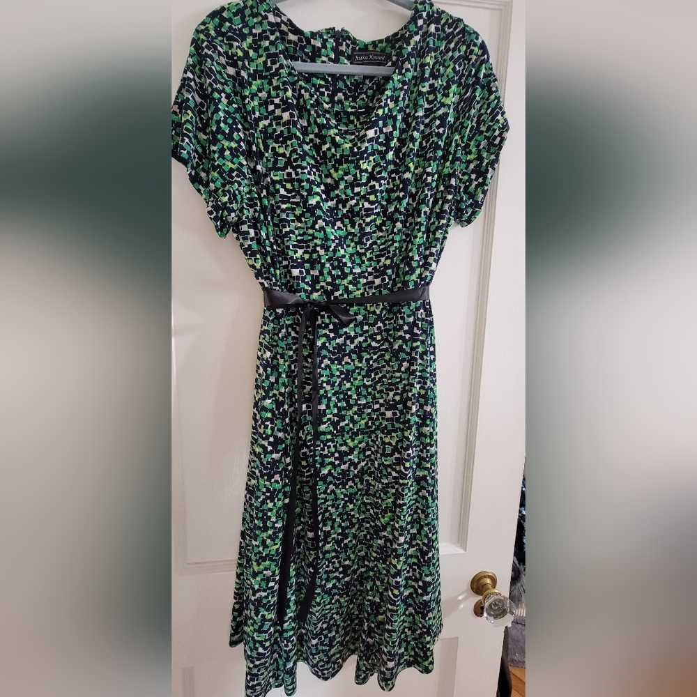 Jessica Howard Fit and Flare Dress Size 22W